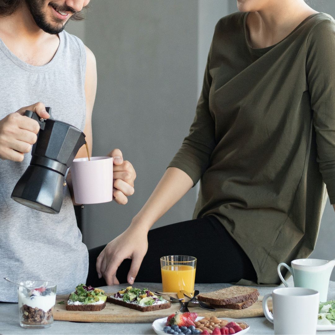 https://stories.lafm.com.co/historias/alimentos-que-no-deberia-comer-al-desayuno/assets/2.jpeg